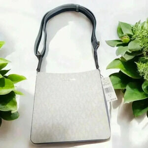 Michael Kors Jett Set Medium SWING PacK Messenger Bag